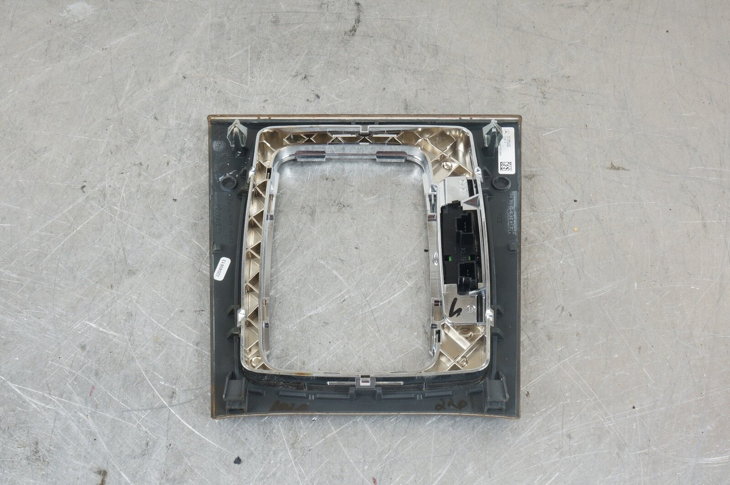 08-14 Mercedes W204 C250 E350 C350 GLK Center Console Shift Shifter Bezel Trim