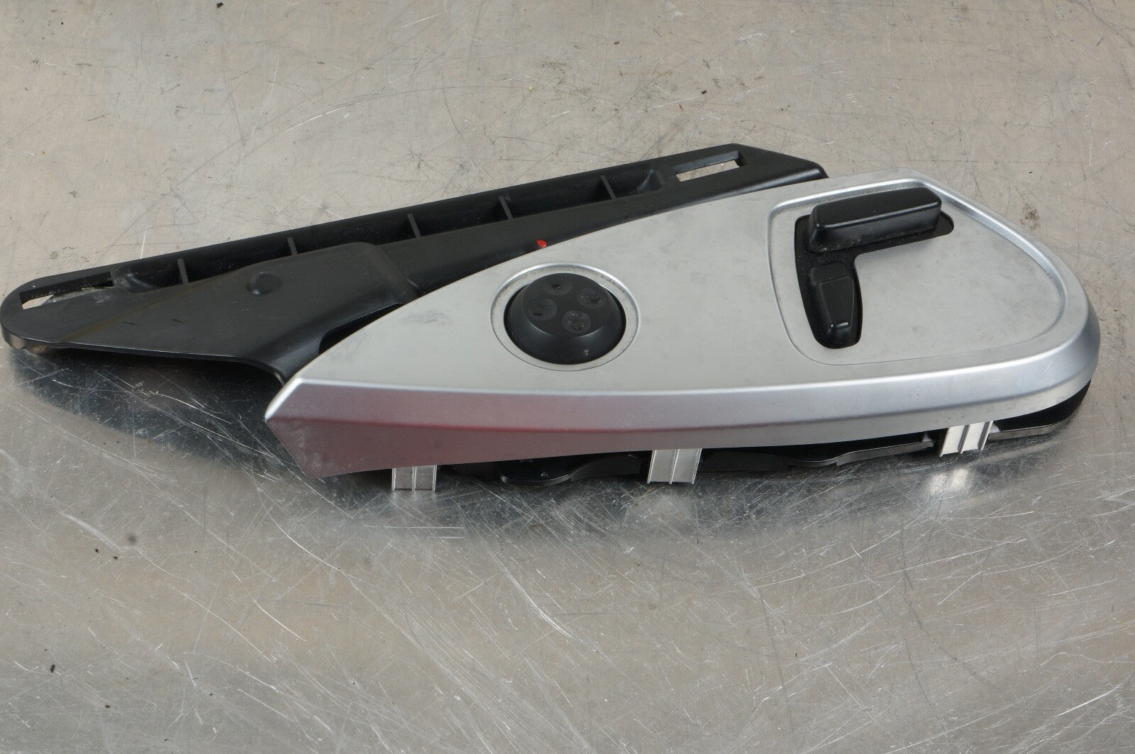 06-11 MERCEDES W251 W164 X164 FRONT LEFT SEAT ADJUSTMENT CONTROL SWITCH OEM