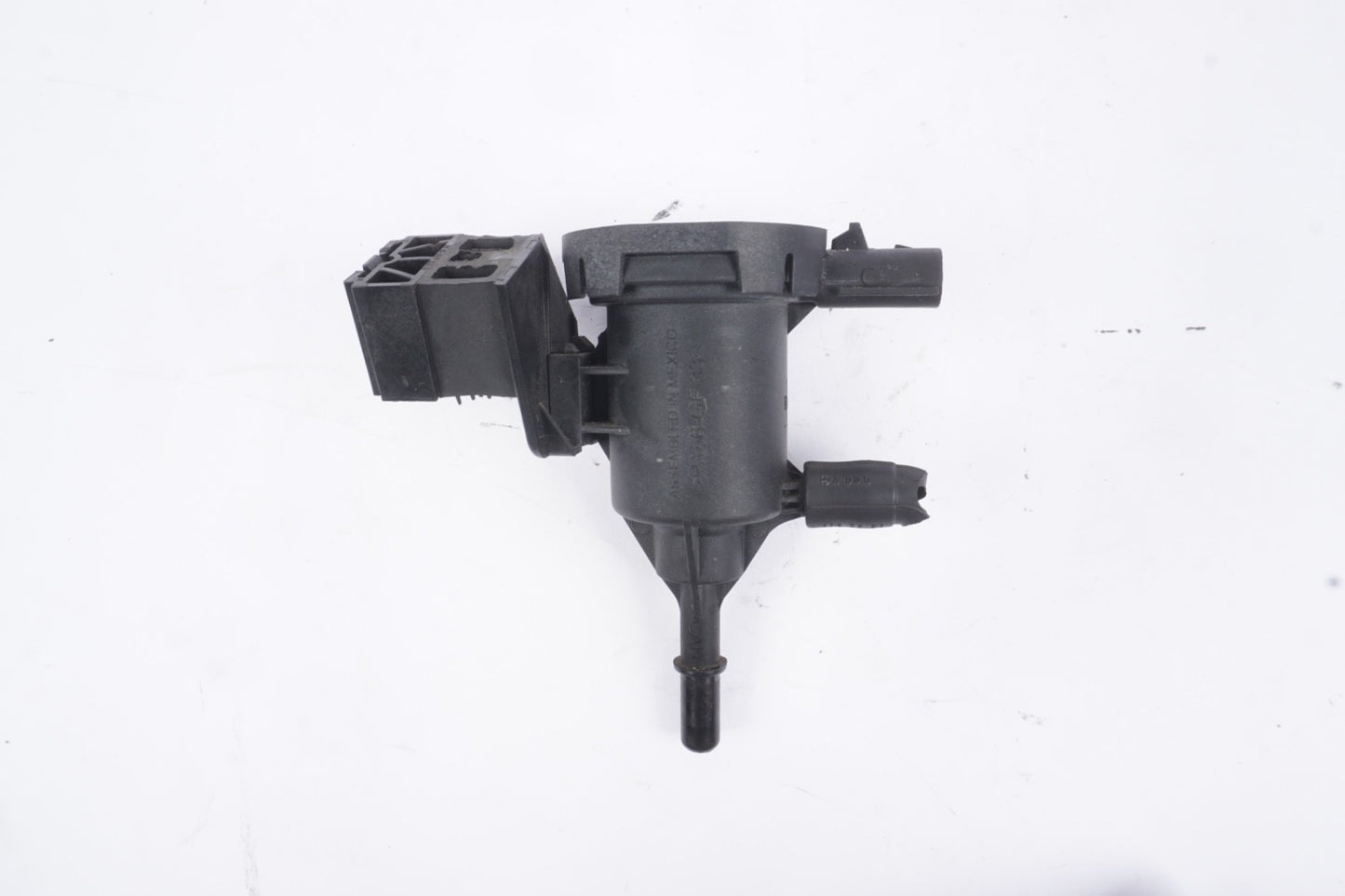 11-18 Mercedes W216 CL550 CLS550 S550 Fuel System Purge Valve 0014760532 OEM