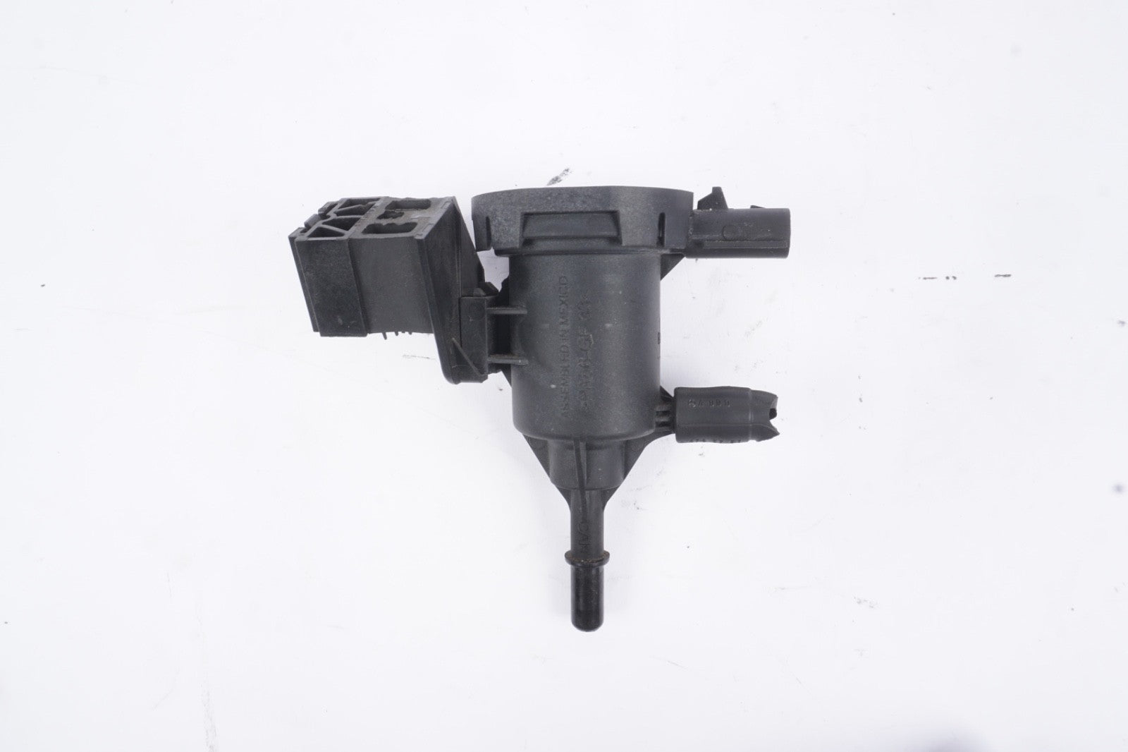 11-18 Mercedes W216 CL550 CLS550 S550 Fuel System Purge Valve 0014760532 OEM