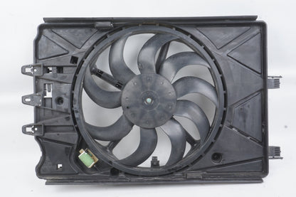 2014 - 2019 Fiat 500L 1.4L Radiator Cooling Air Fan Shroud Motor Assembly OEM