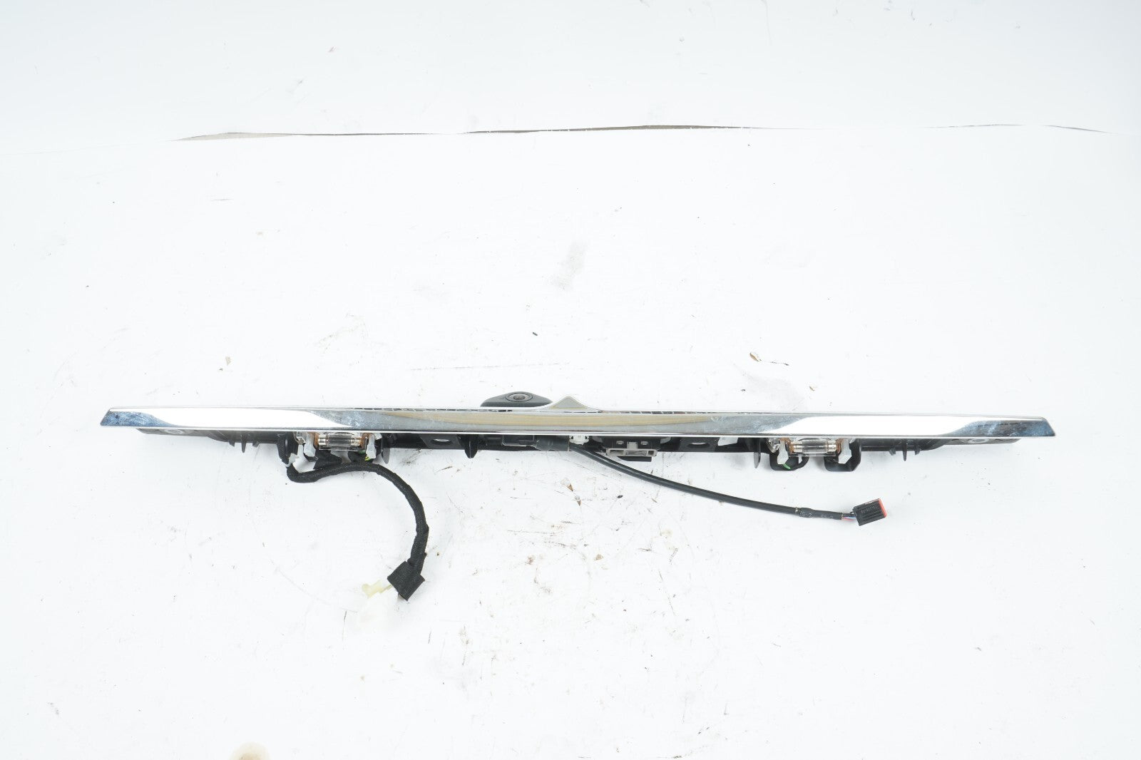 14 - 20 MASERATI QUATTROPORTE TRUNK LID MOLDING LICENSE LIGHT W/ CAMERA OEM