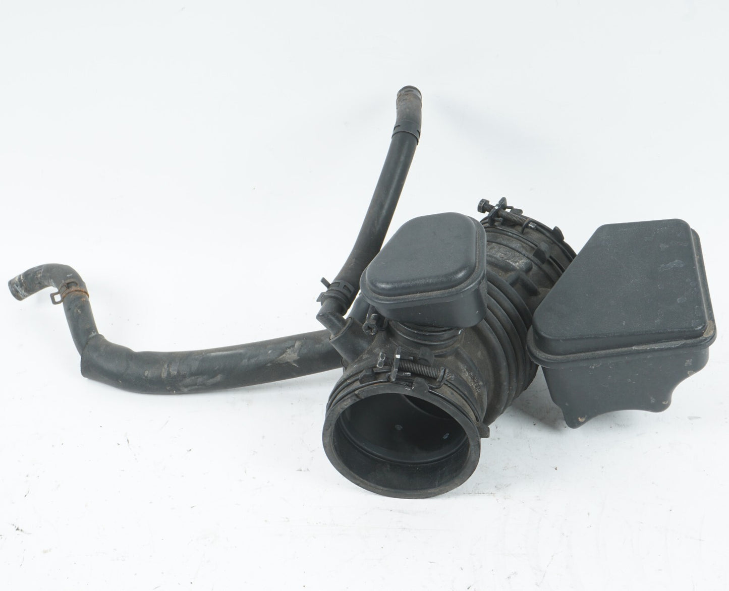2013-2016 HYUNDAI SANTA FE AIR INTAKE DUCT HOSE PIPE OEM