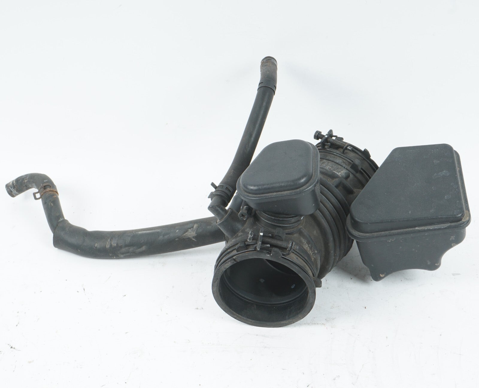 2013-2016 HYUNDAI SANTA FE AIR INTAKE DUCT HOSE PIPE OEM