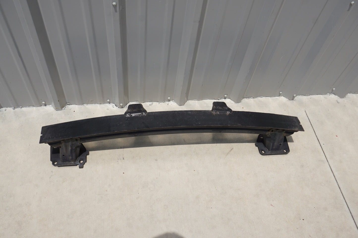 2012-2018 FORD FOCUS SE REAR BUMPER REINFORCEMENT ABSORBER IMPACT BAR OEM