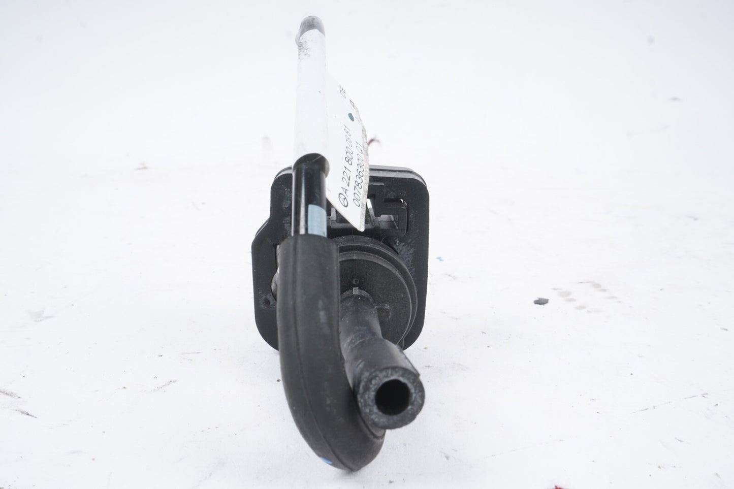 2012-2013 MERCEDES BENZ S550 W221 EGR AIR CHANGE OVER VALVE SOLENOID OEM