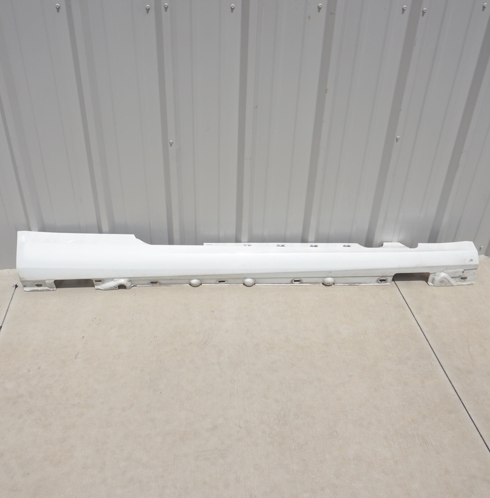 11-17 Mercedes W207 E350 Convertible Right Pass Rocker Panel Skirt Molding OEM