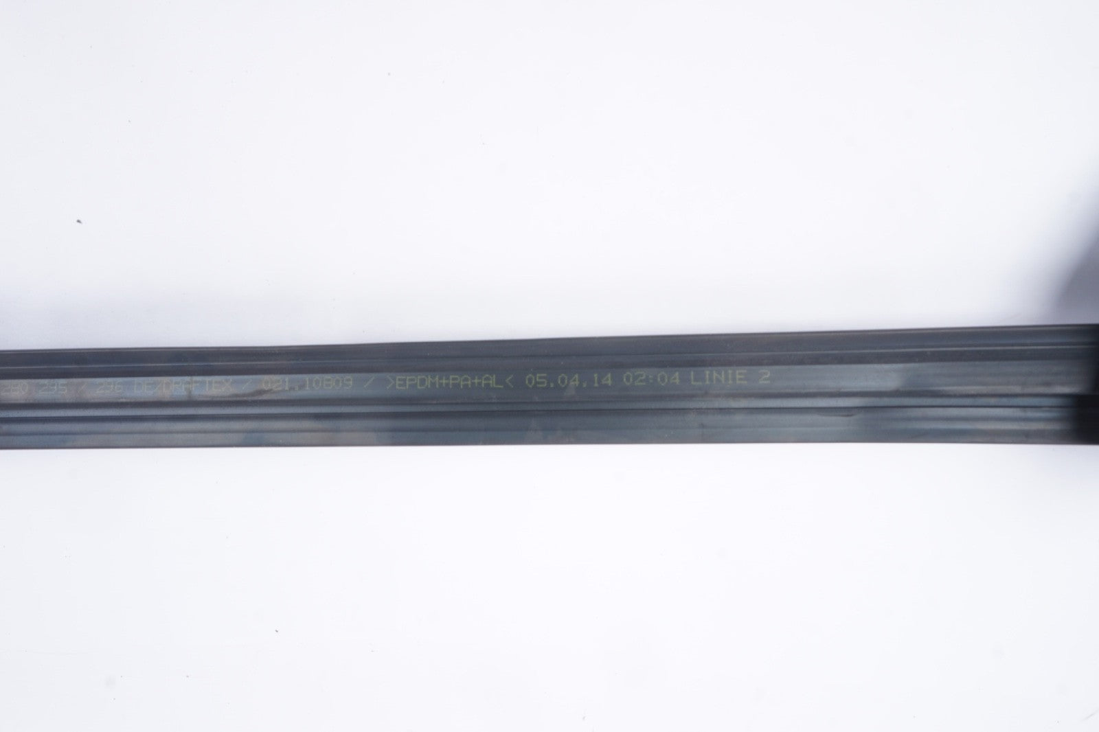 2014-2016 BMW 428I Convertible  - REAR LEFT Quarter Panel Window SEAL / TRIM