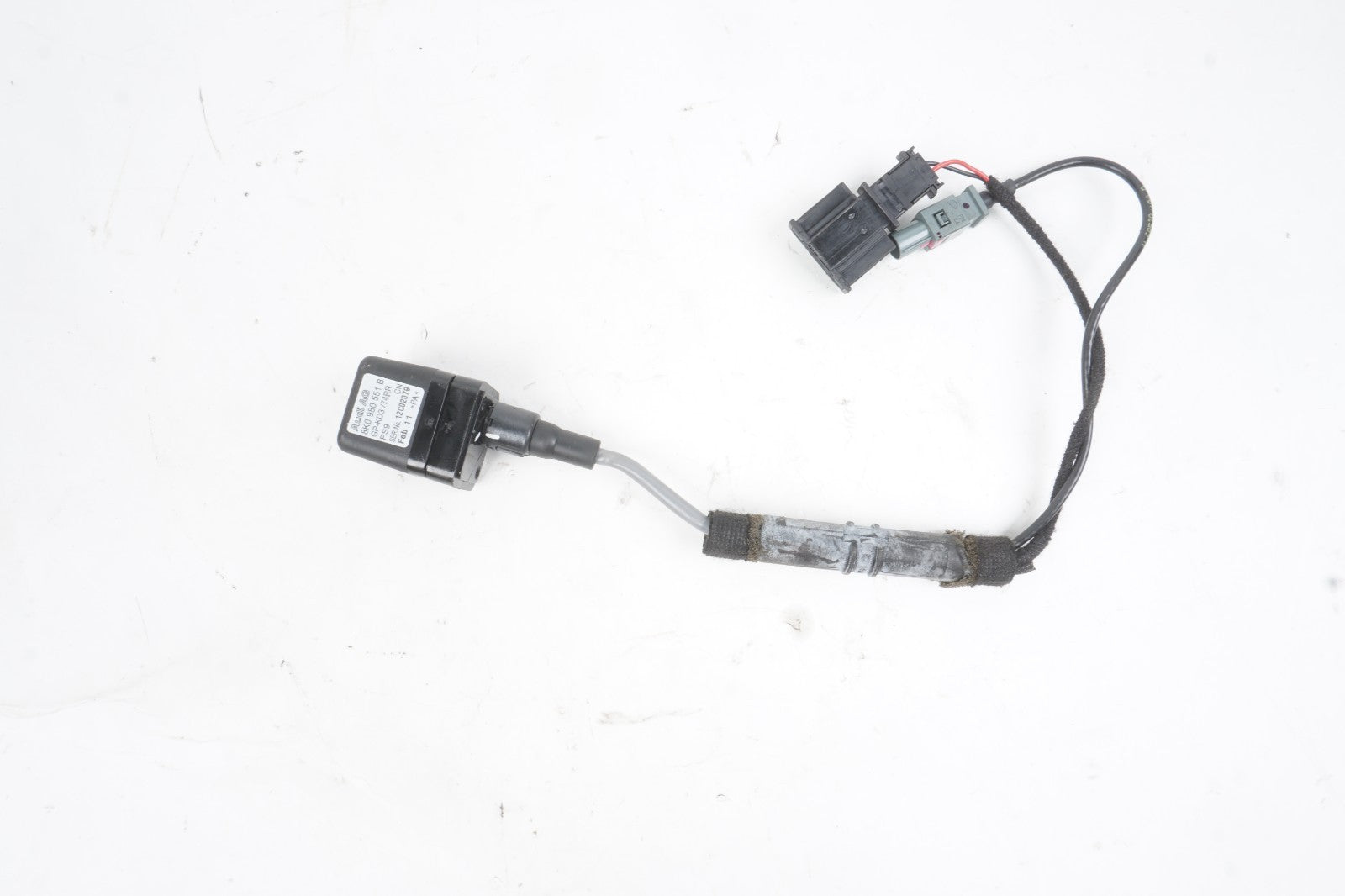 2011-2014 Audi A8 A8L Rear View Backup Camera 8K0980551B OEM