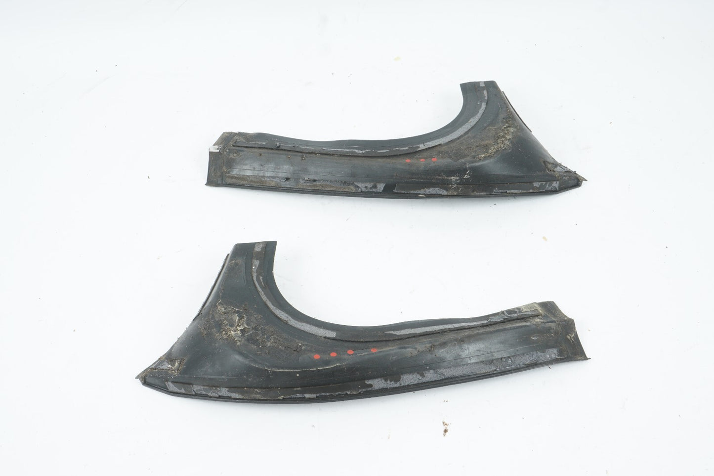 2014-2017 MASERATI QUATTROPORTE REAR CORNER SEAL COVER TRIM LEFT & RIGHT OEM