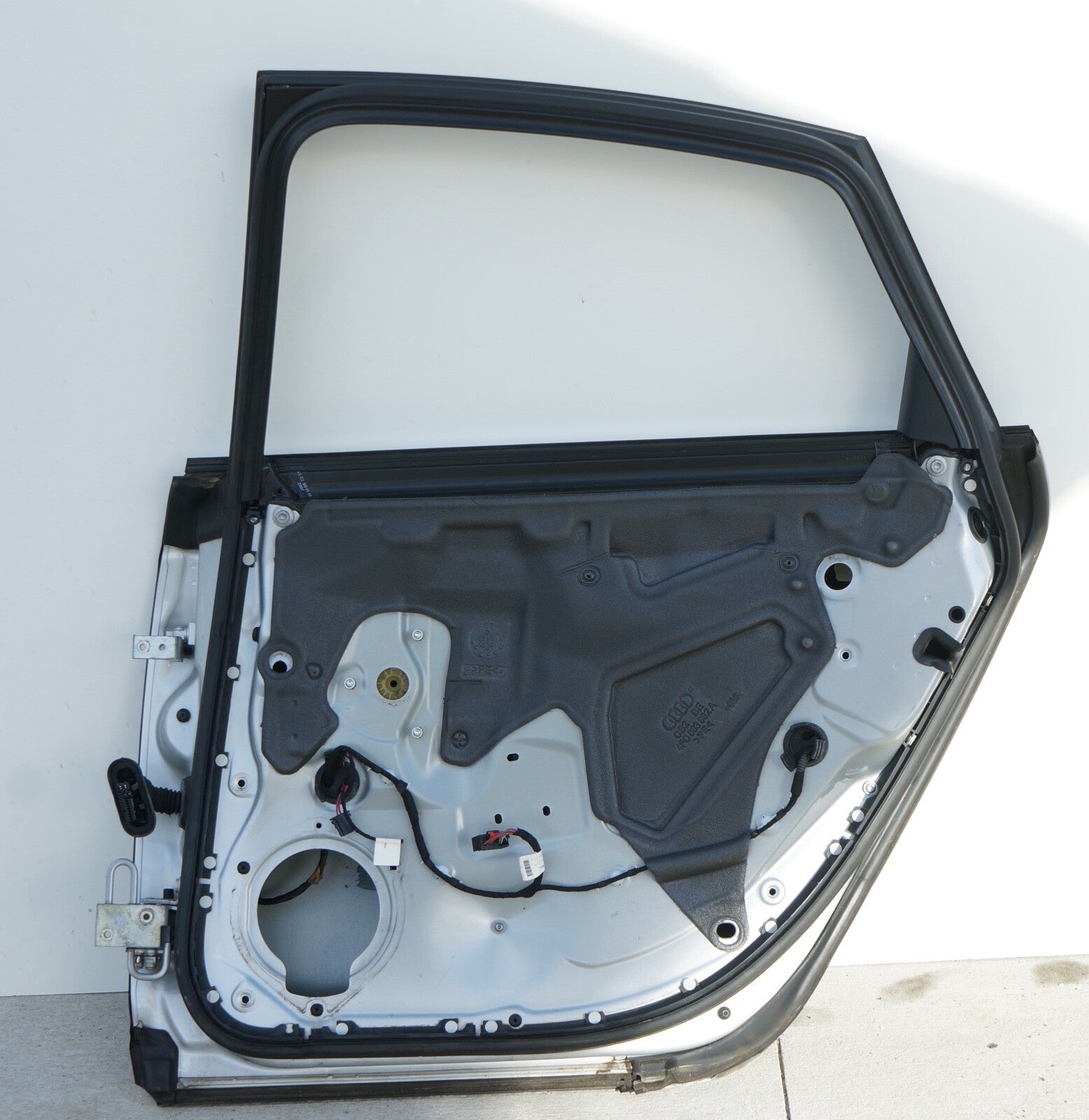 2005 - 2011 AUDI A6 RIGHT REAR DOOR SHELL SILVER