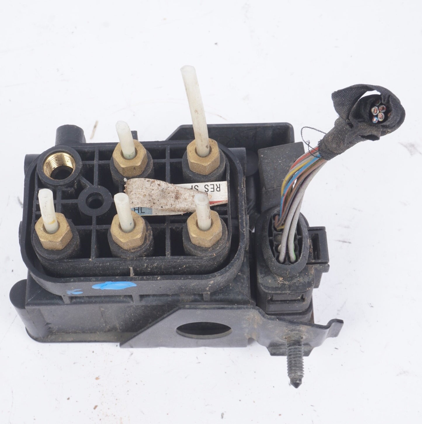 07-13 Mercedes S550 W221 RWD AIR SUSPENSION VALVE BLOCK 2513200058  OEM