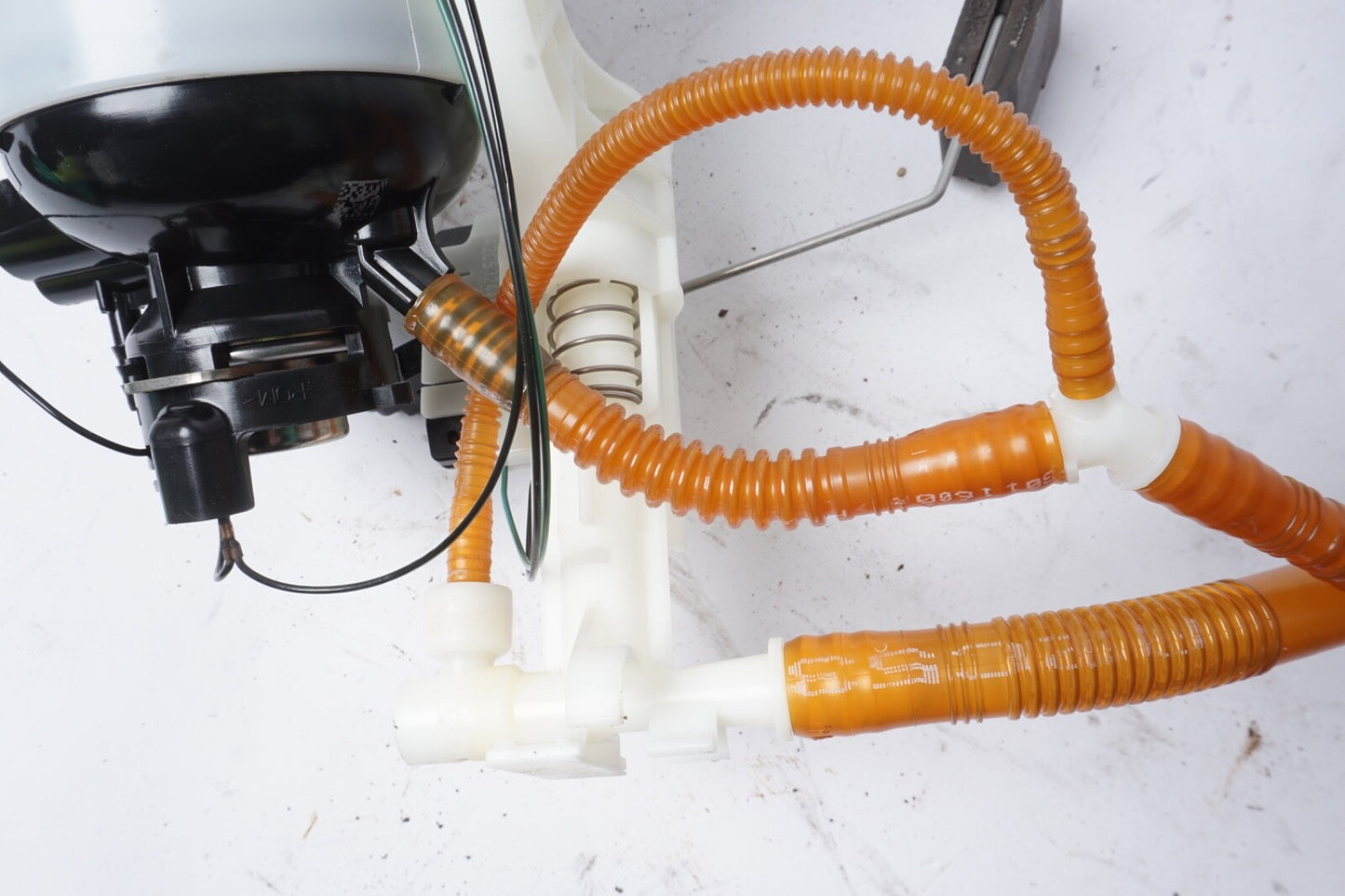 12-14 Mercedes W212 E350 C250 Fuel Gas Pump Level Sensor Sending Unit Assembly