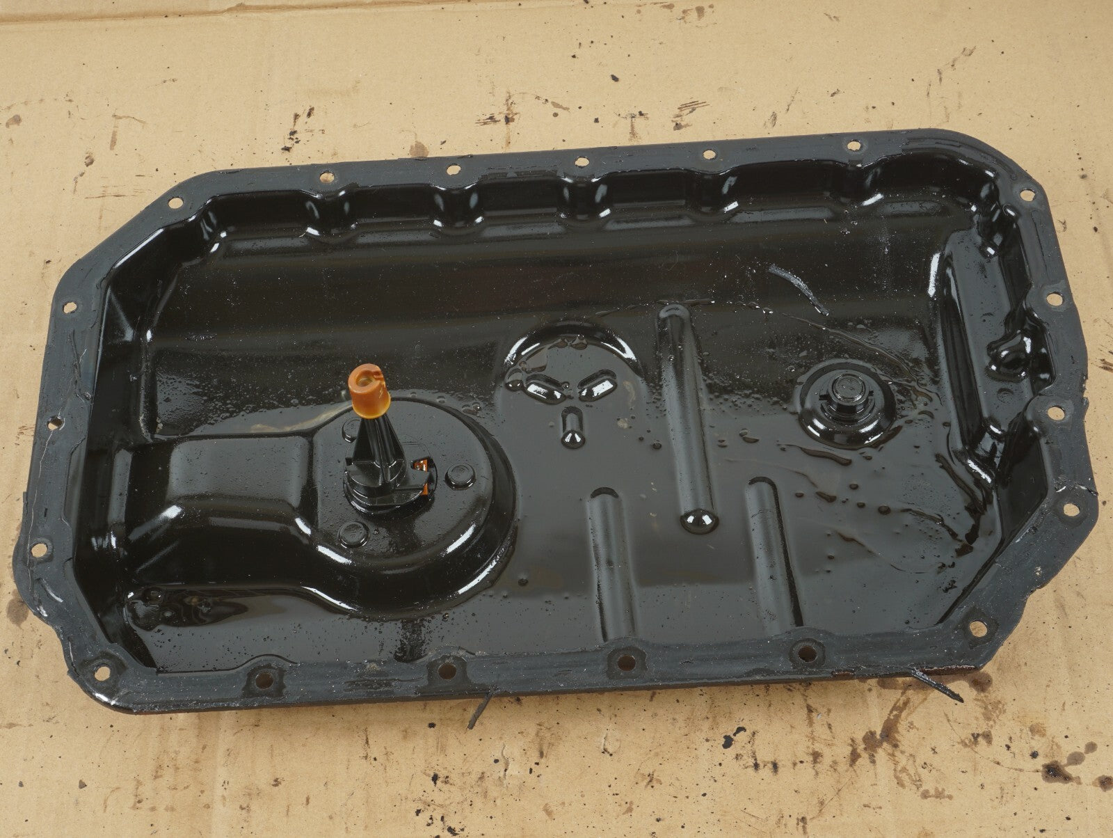 2012 - 2015 AUDI A7 3.0L ENGINE OIL PAN W/ SENSOR 03C907660R OEM