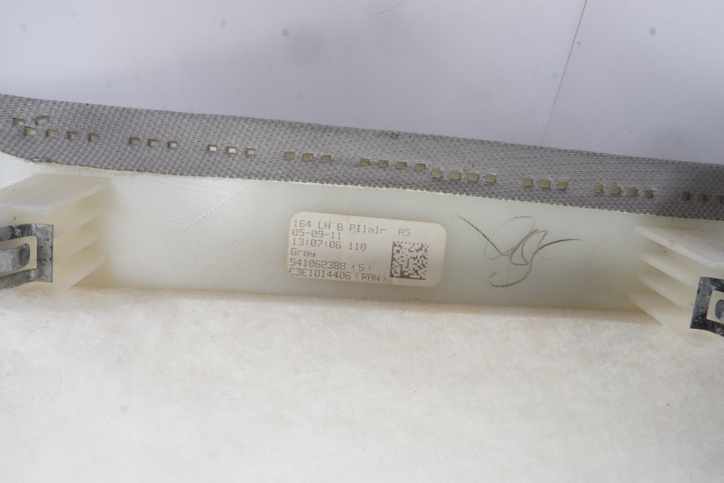 06-11 Mercedes W164 ML350  ML500 Upper Center B Pillar Trim Left Driver Side OEM