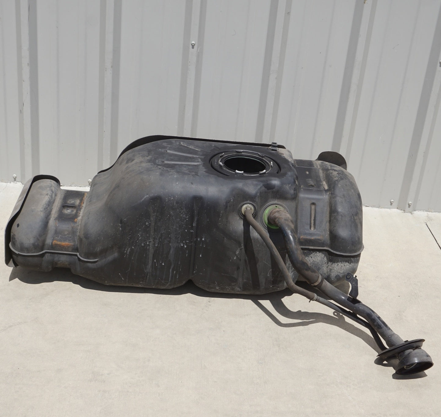 16-19 NISSAN TITAN XD FUEL DIESEL TANK 26 GALLON ID 17201EZ41B