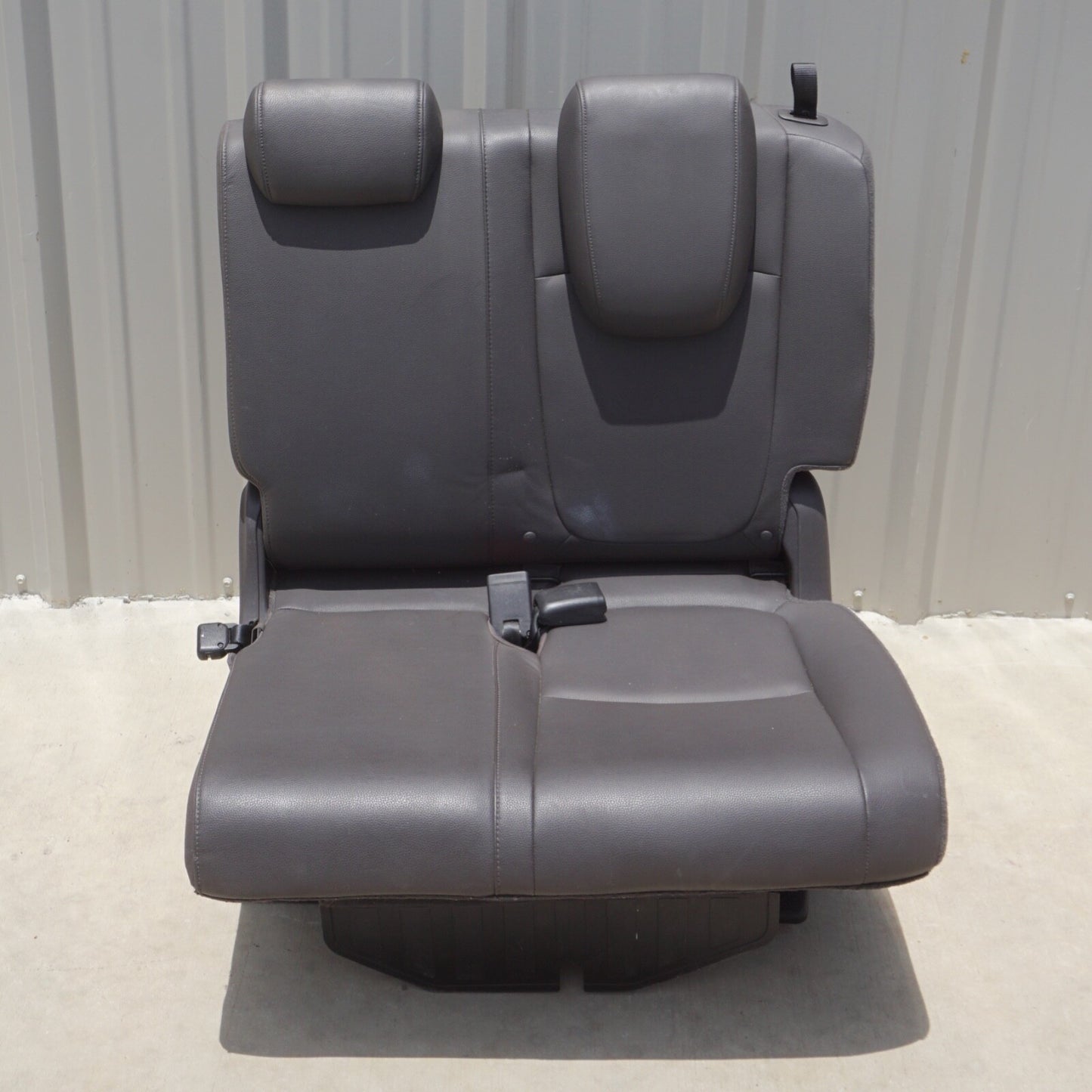 2018 - 2020 HONDA ODYSSEY REAR 3RD ROW LEFT SIDE SEAT CUSHION OEM BROWN