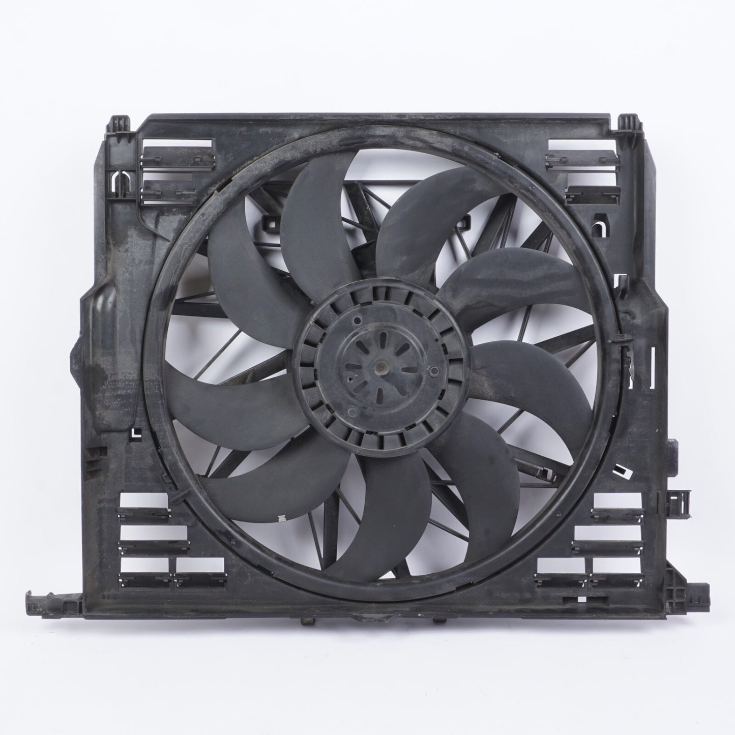 2009 - 2015 BMW 750 F01 650I F12 RADIATOR COOLING FAN OEM