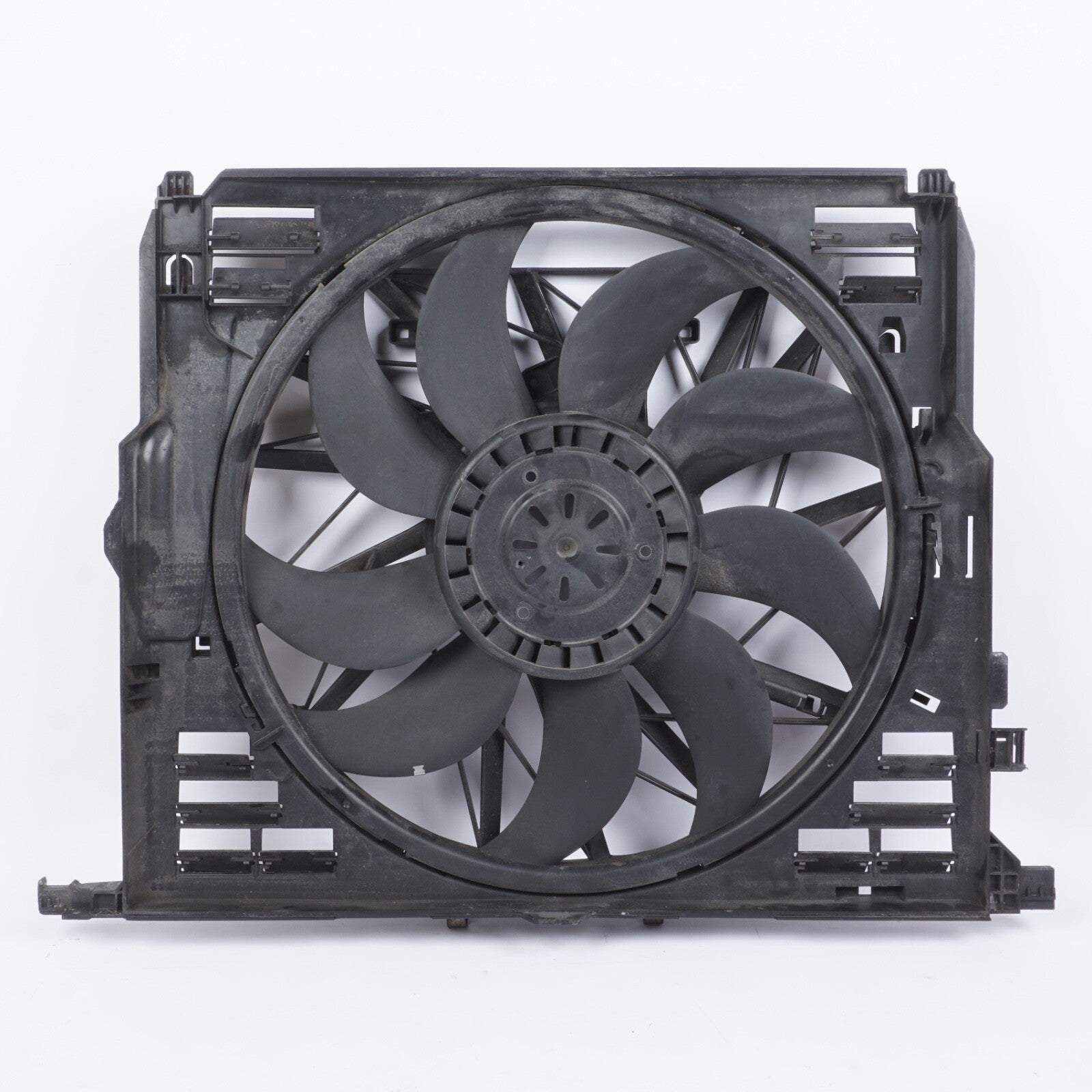 2009 - 2015 BMW 750 F01 650I F12 RADIATOR COOLING FAN OEM