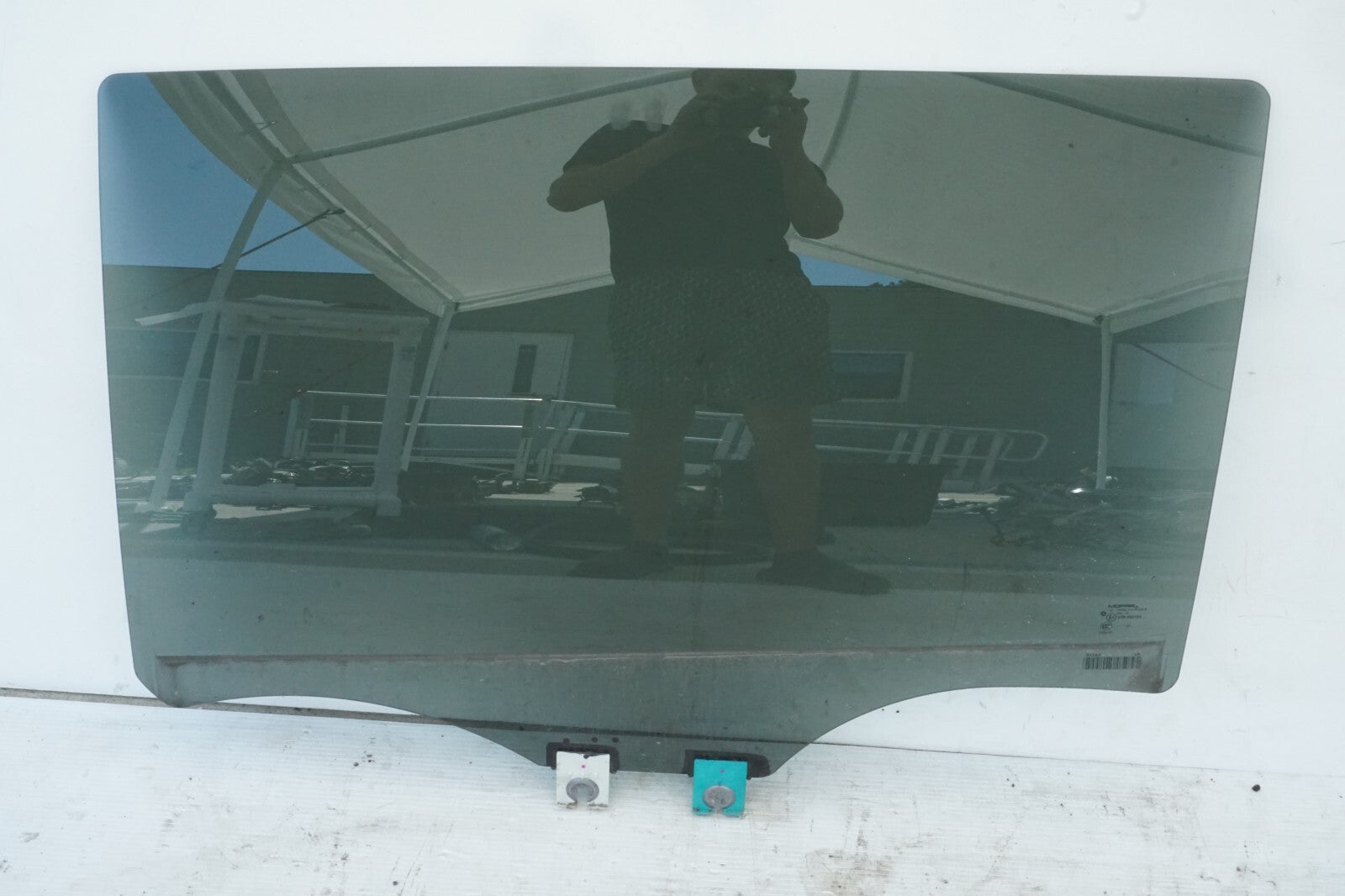 17-20 CHRYSLER PACIFICA REAR DOOR WINDOW GLASS LEFT DRIVER SIDE  OEM
