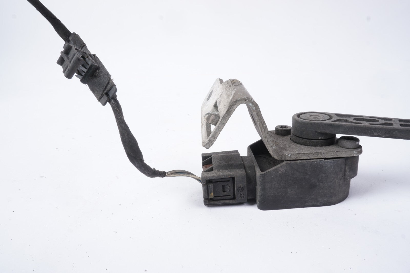 2012 - 2018 BMW 650i 640i Rear Left Suspension Height Level Sensor OEM