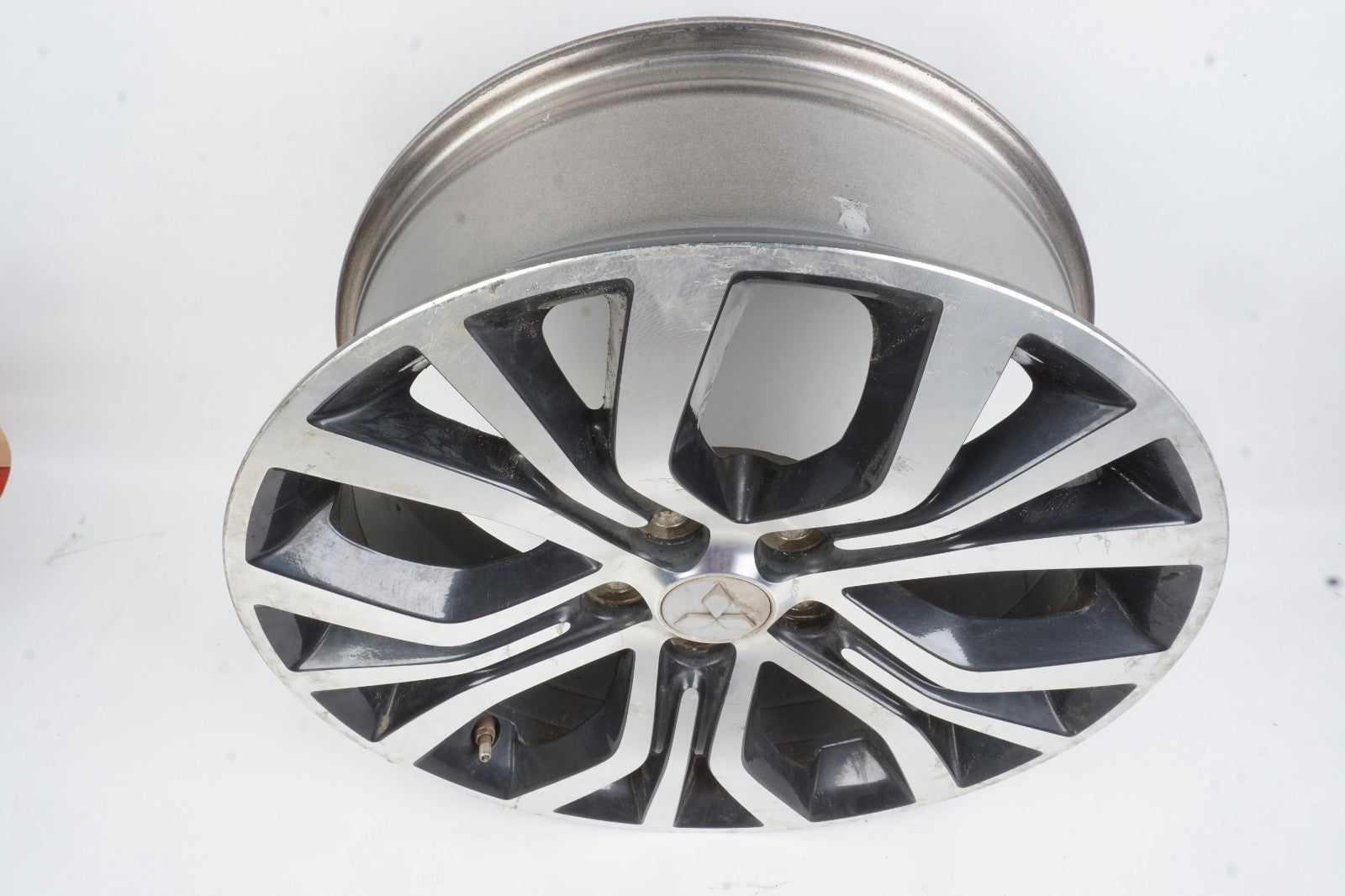 2016 - 2018 MITSUBISHI OUTLANDER ALUMINIUM WHEEL RIM  ALLOY J18X7J OEM