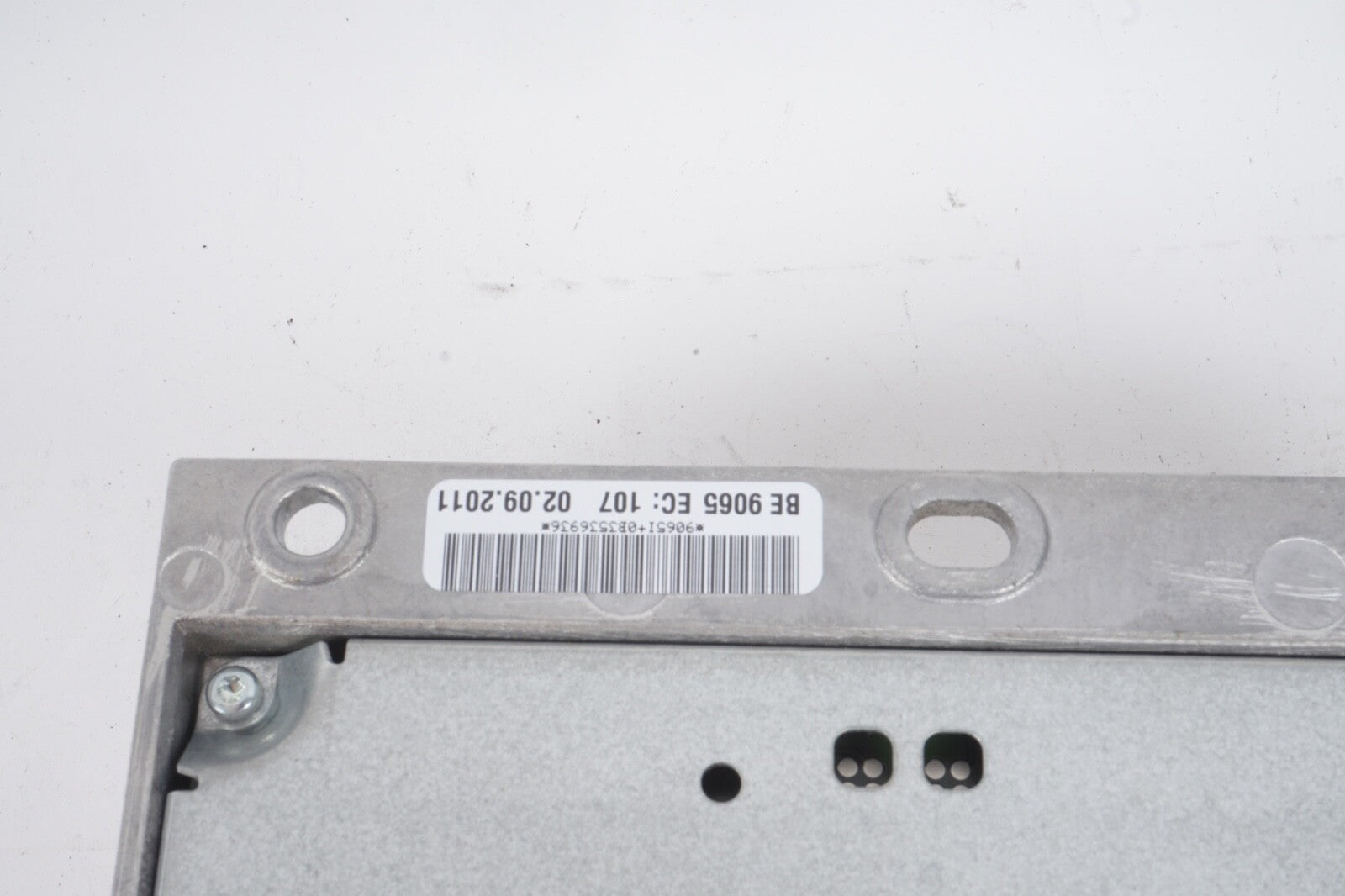 08-17 Mercedes W204 C300 E63 E550 Amplifier Amp Harman/Becker 2049007806 OEM
