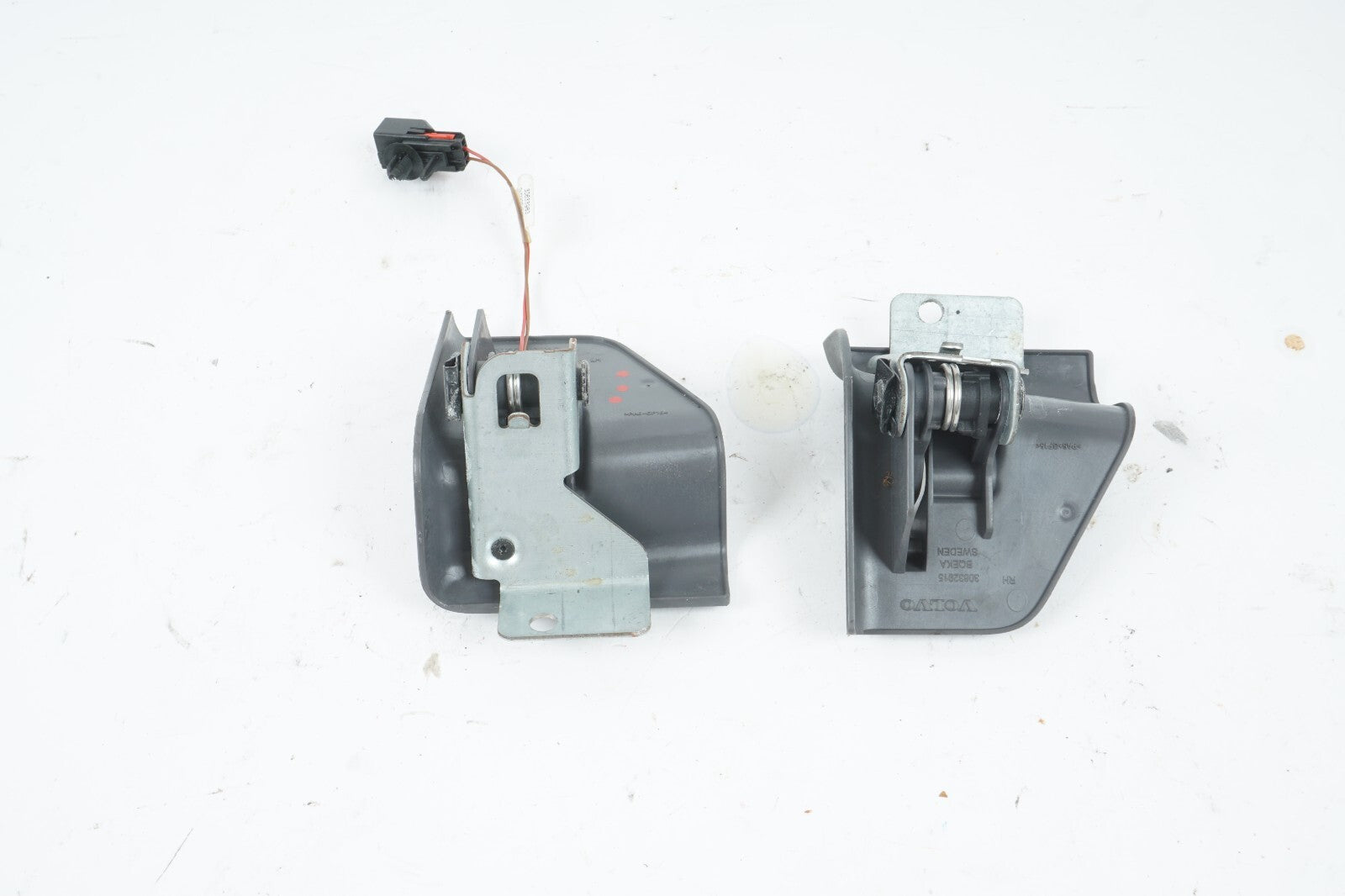 2006-2013 VOLVO C70 CONVERTIBLE REAR RIGHT & LEFT ROOF LOCK LATCH SET  OEM