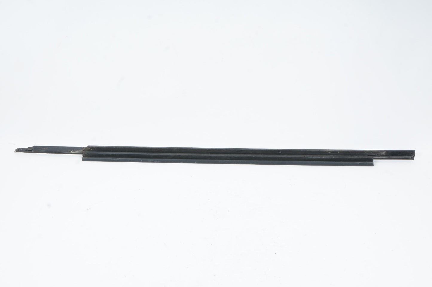 2012-2018 AUDI A7 FRONT LEFT DRIVER SIDE DOOR WINDOW BELT MOLDING 4G8853283B OEM