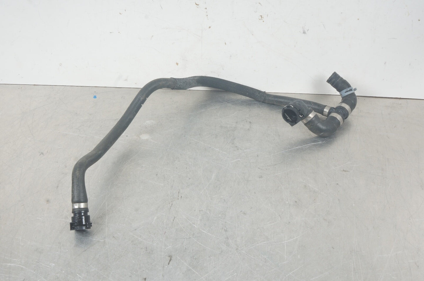 2020 GENUINE MERCEDES SL450 R231 COOLANT PIPE 3.0L V6 ENGINE A2315015382