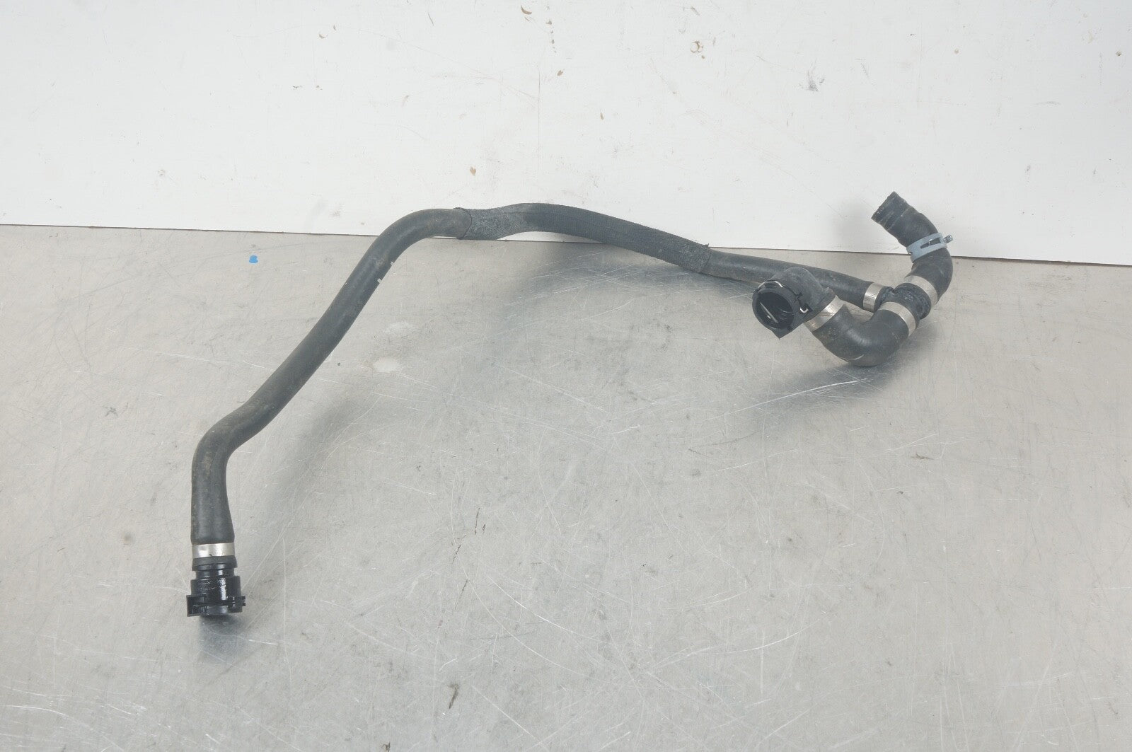 2020 GENUINE MERCEDES SL450 R231 COOLANT PIPE 3.0L V6 ENGINE A2315015382