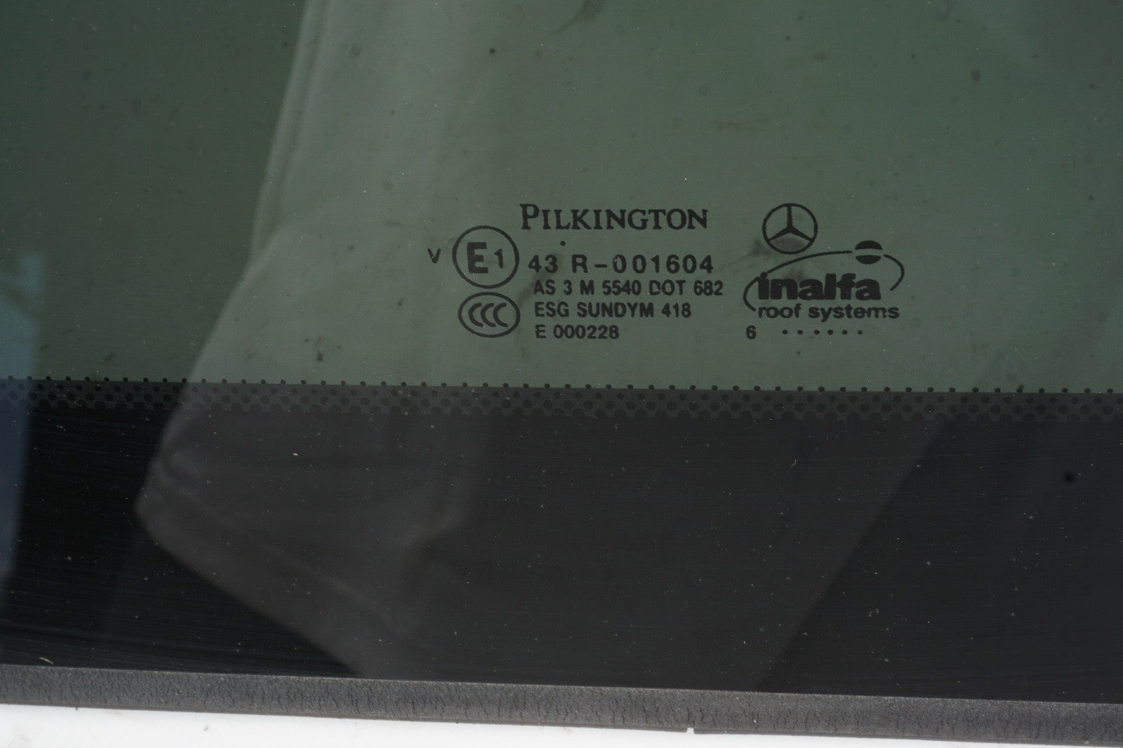 2007 - 2013 MERCEDES-BENZ W221 S550 SUNROOF SUN ROOF GLASS OEM