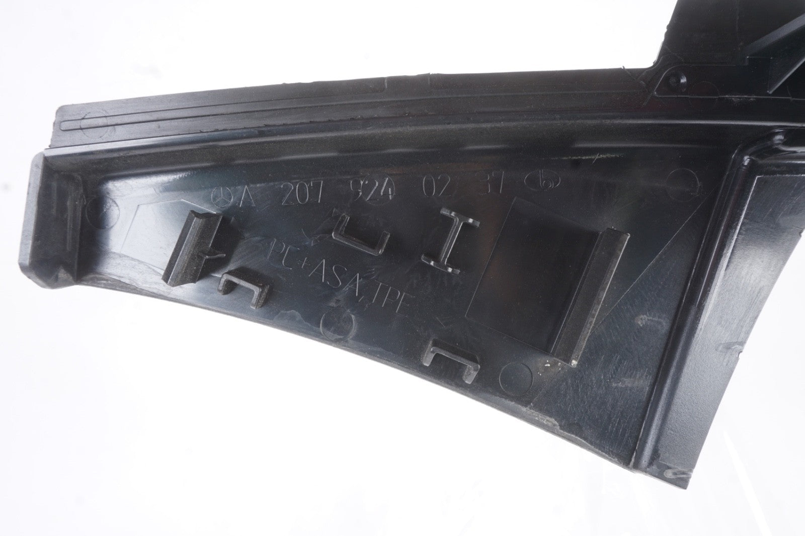 2011 - 2017 Mercedes E350 E550 Convertible Rear Left Right Seat Belt Guide Cover