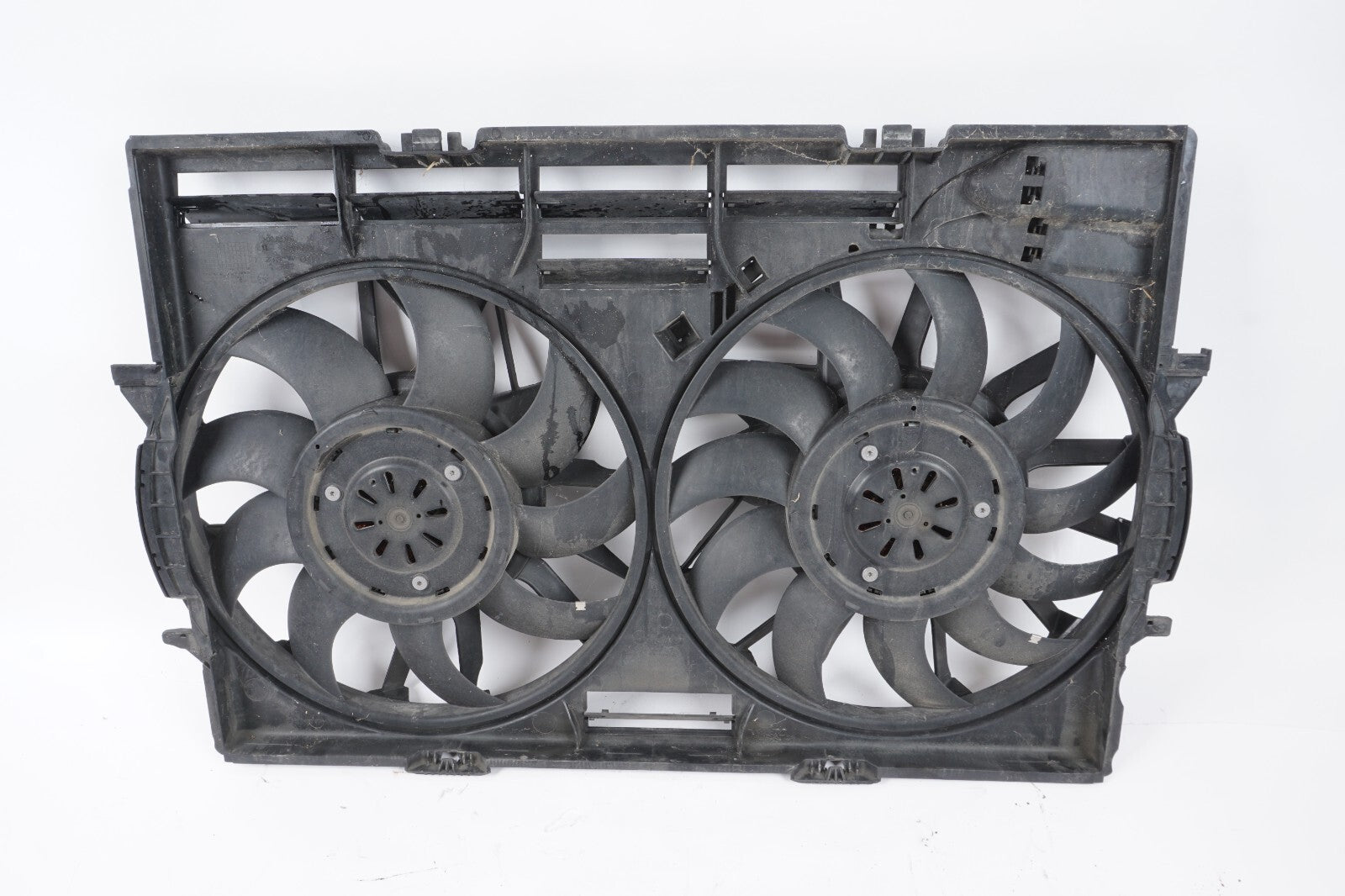 11-17 AUDI A8L A8 3.0L ENGINE COOLING FAN MOTOR W/ SHROUD OEM
