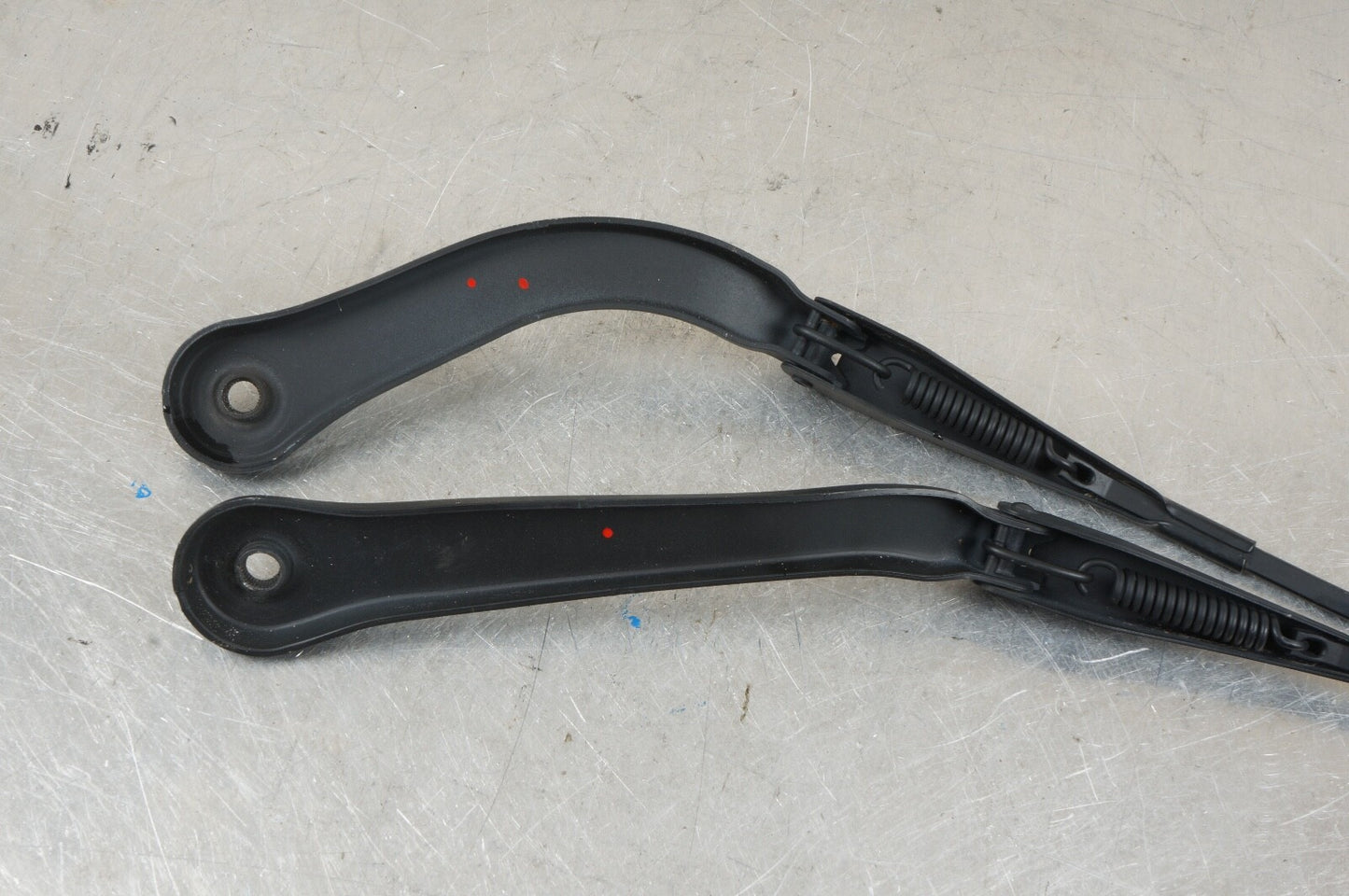 10-11 BMW E90 E91 E92 E93 3-SERIES SET OF 2 FRONT LEFT & RIGHT WIPER ARM OEM