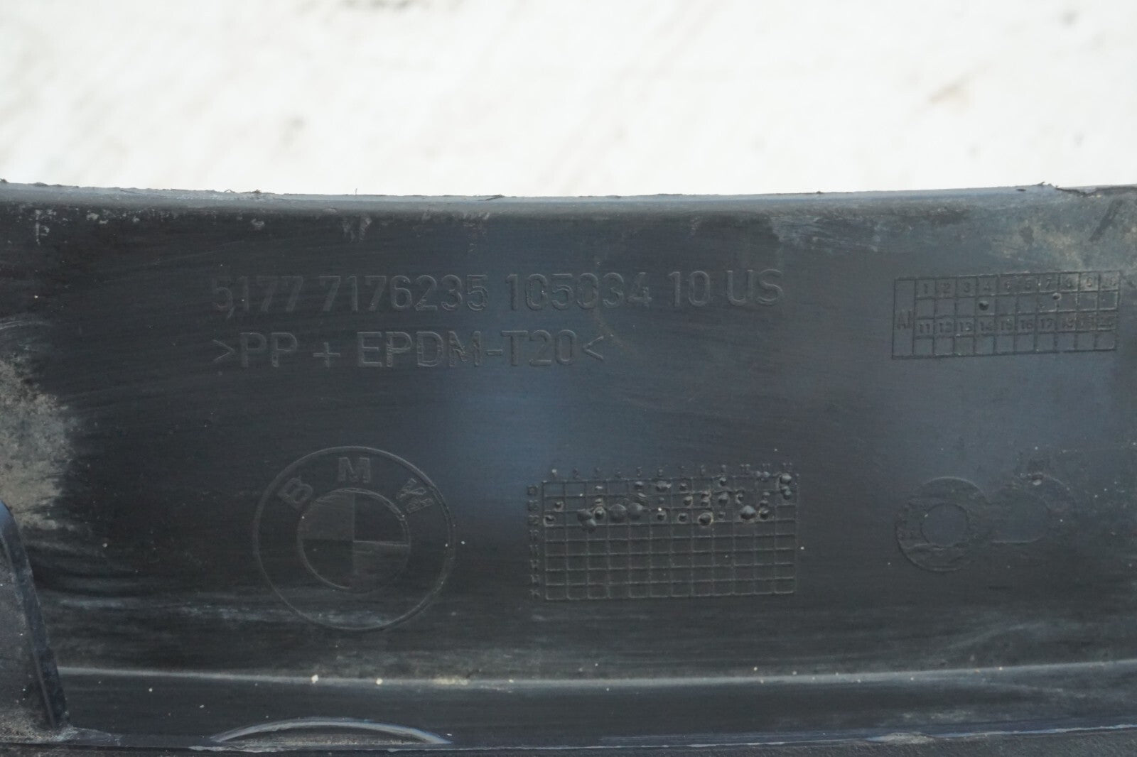 2008 - 2013 BMW X6 FRONT LEFT DRIVER SIDE FENDER FLARE ARCH MOLDING COVER OEM