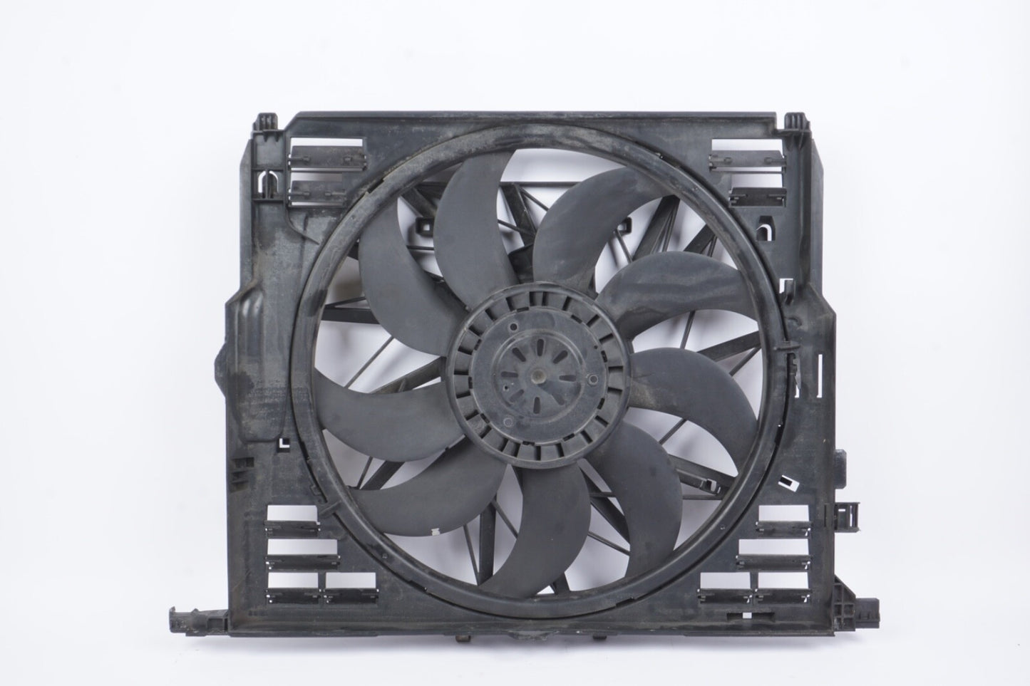 2009 - 2015 BMW 750 F01 650I F12 RADIATOR COOLING FAN OEM