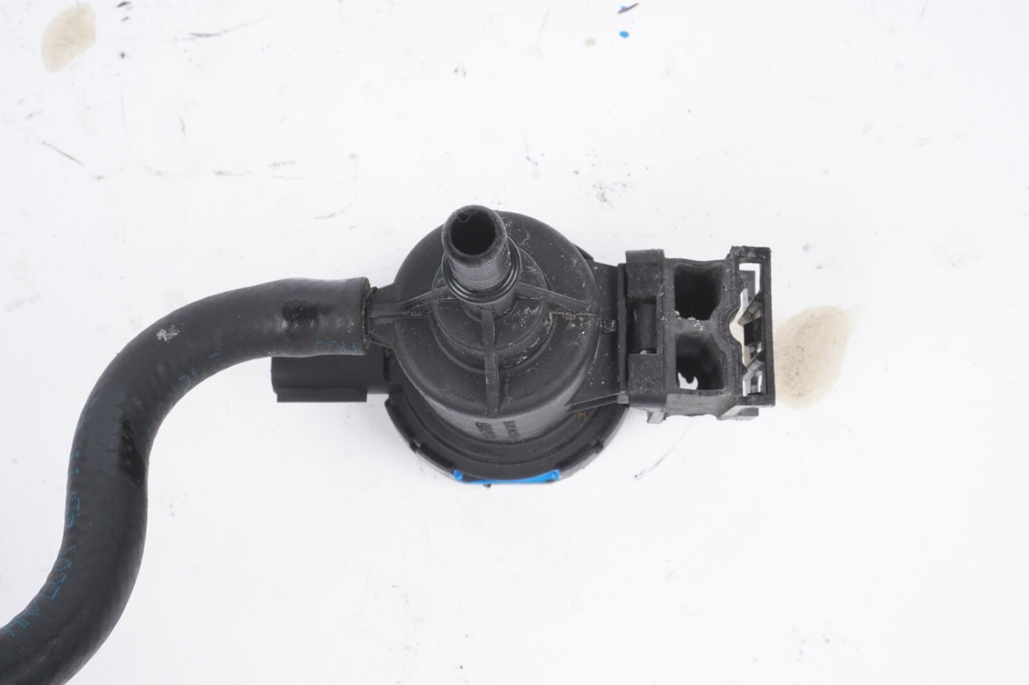 11-18 Mercedes W216 CL550 CLS550 S550 Fuel System Purge Valve 0014760532 OEM