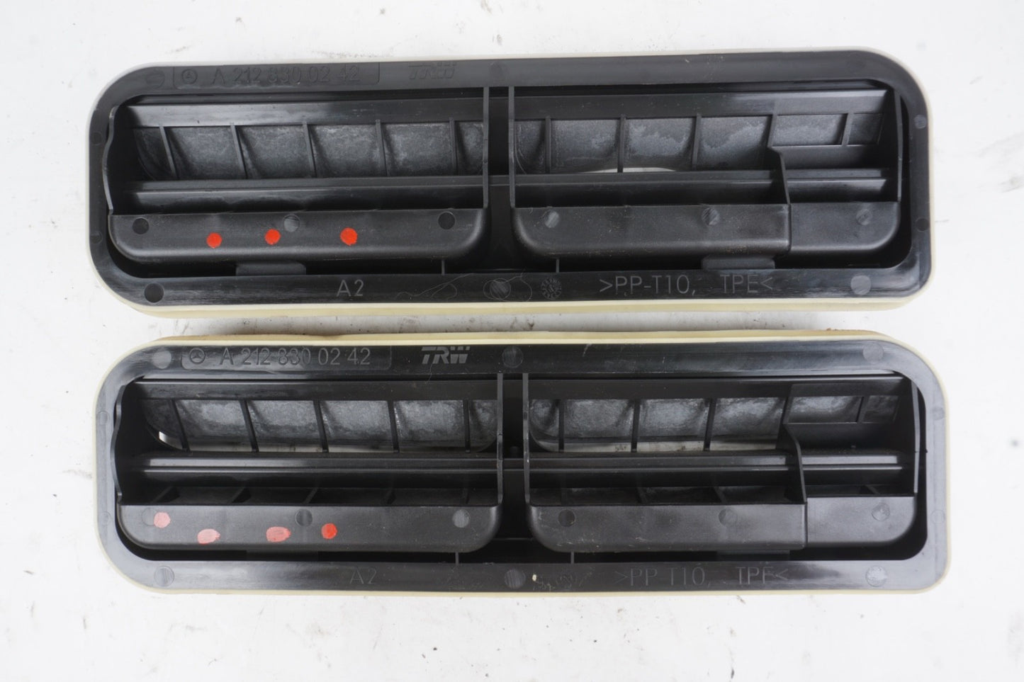 2008 - 2014 Mercedes C300 Rear Left And Right Quarter Air Vent Grille OEM