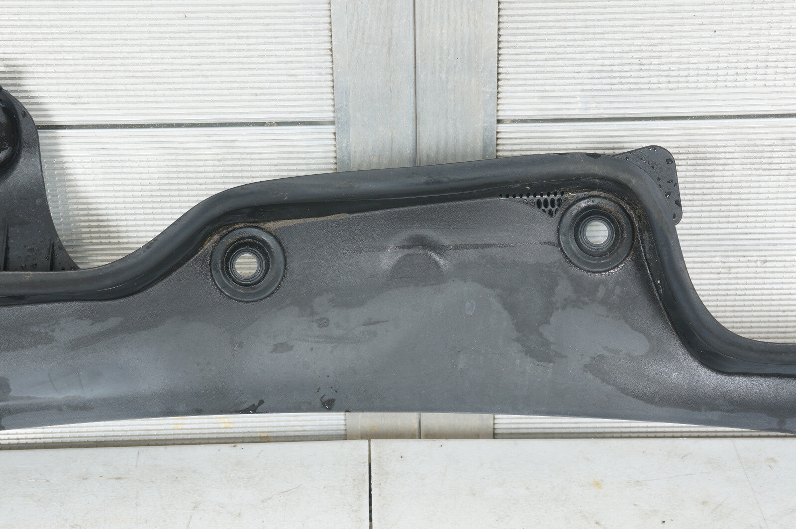 07-13 MERCEDES S550 W221 WINDSHIELD COWL PANEL BAFFLE WATER DRIP COVER OEM