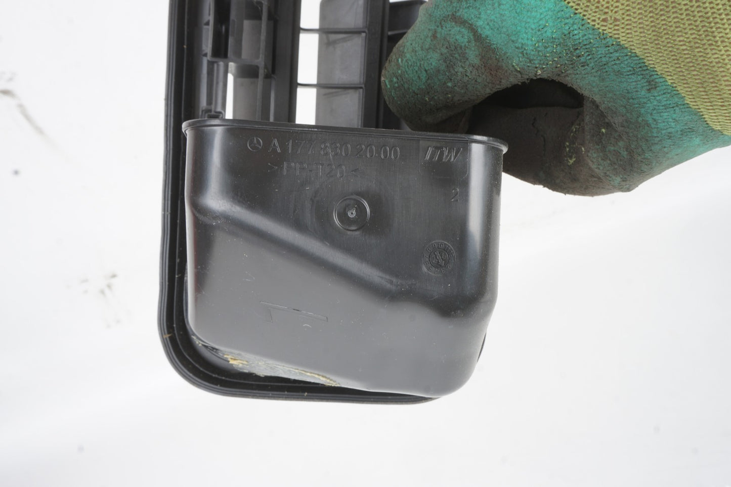 2020 - 2025 Mercedes GLB250 OEM Left Right Rear Quarter Air Pressure Vent
