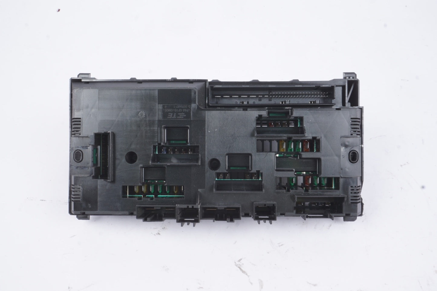 2015 - 2018 BMW X4 N20 Power Distribution Relay Fuse Box Unit Module OEM