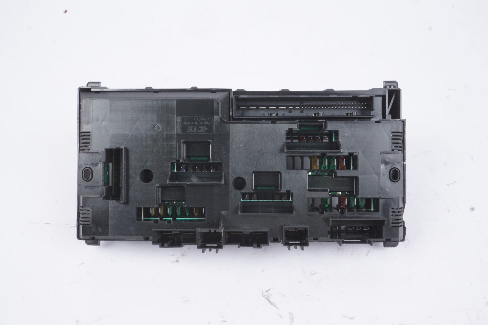 2015 - 2018 BMW X4 N20 Power Distribution Relay Fuse Box Unit Module OEM