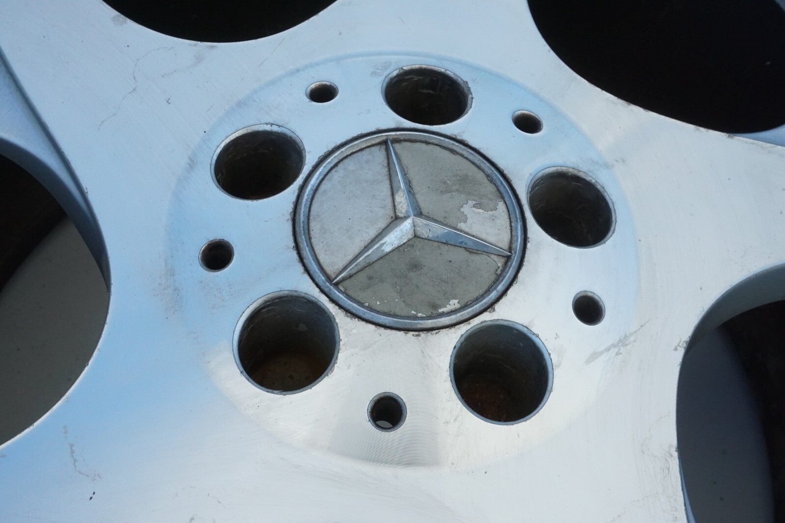 03 - 12 Mercedes R230 SL500 ALLOY WHEEL RIM 8.5Jx18 *TWO WHEEL ARE CRACKED* OEM