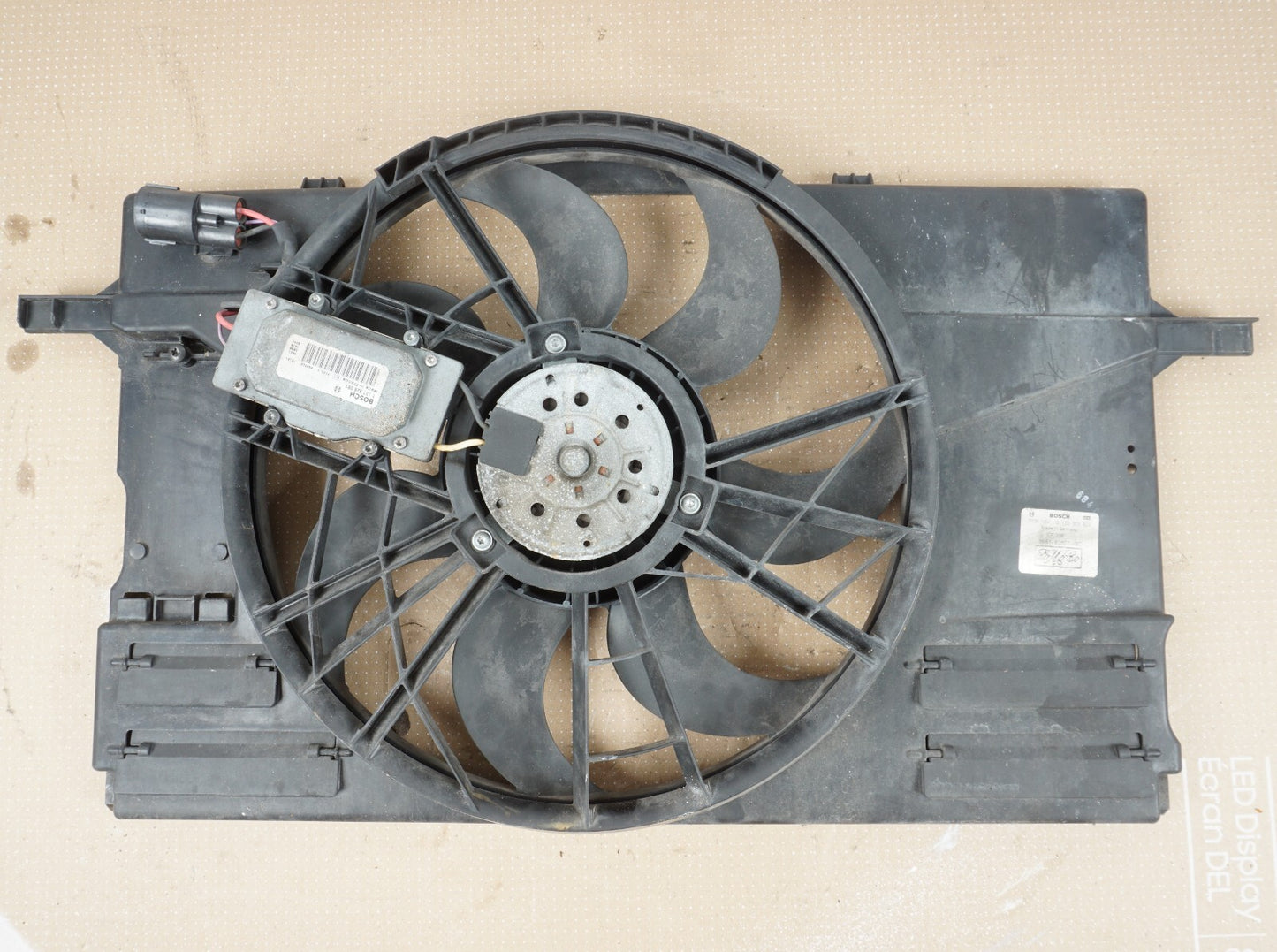 2006-2013 VOLVO C70 T5 ENGINE MOTOR RADIATOR COOLING FAN W/ SHROUD  OEM