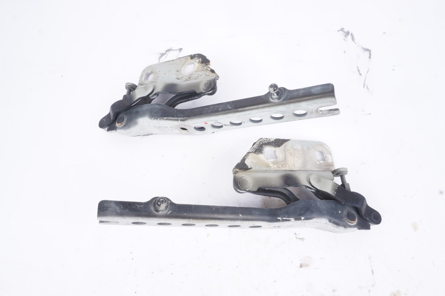 04-10 Audi A8 Quattro Left & Right Front Hood Hinge Pair OEM 4E0823302 Black