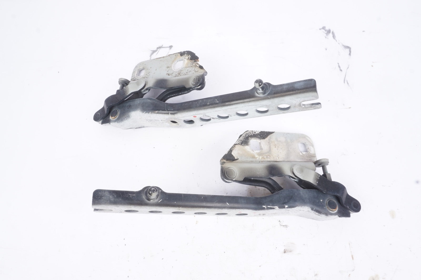 04-10 Audi A8 Quattro Left & Right Front Hood Hinge Pair OEM 4E0823302 Black