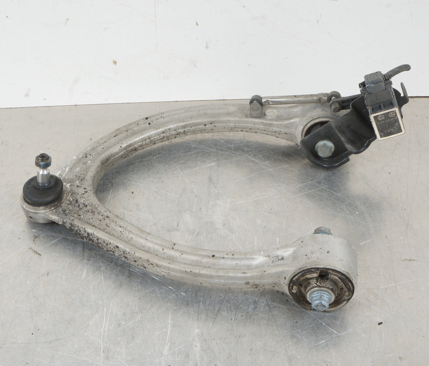 07-14 Mercedes W221 S550 CL550 Front Right Passenger Side Upper Control Arm RWD