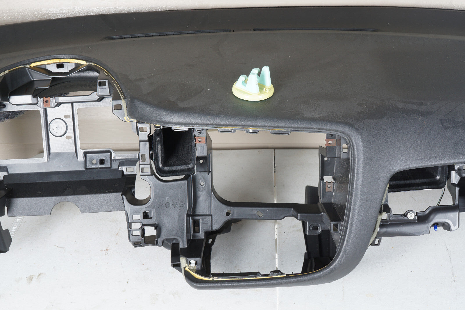 14 - 20 MITSUBISHI OUTLANDER DASH DASHBOARD PANEL OEM