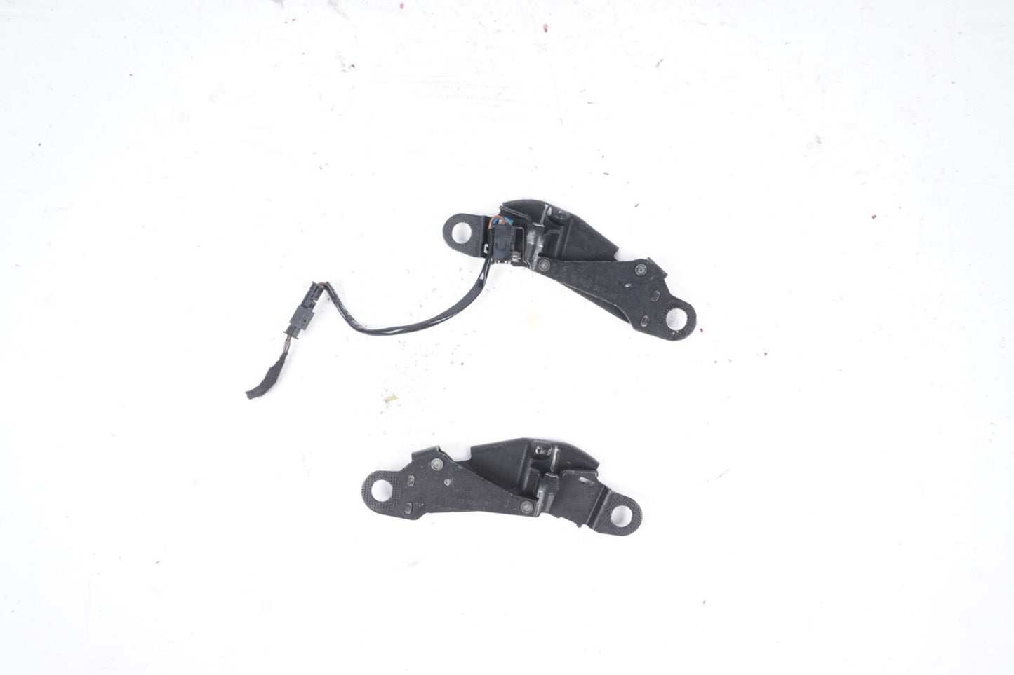 2003 - 2006 MERCEDES SL500 R230 ROADSTER LEFT & RIGHT UPPER ROOF LOCK STRIKERS